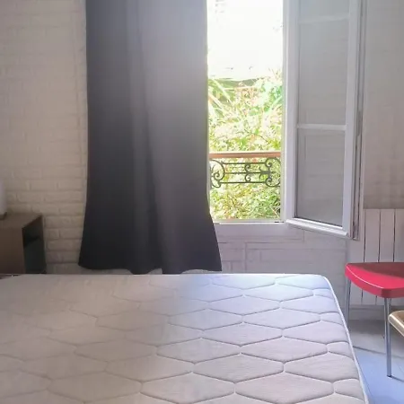 Superb 55m In The Heart Of Saint-ouen דירה סן-קואן